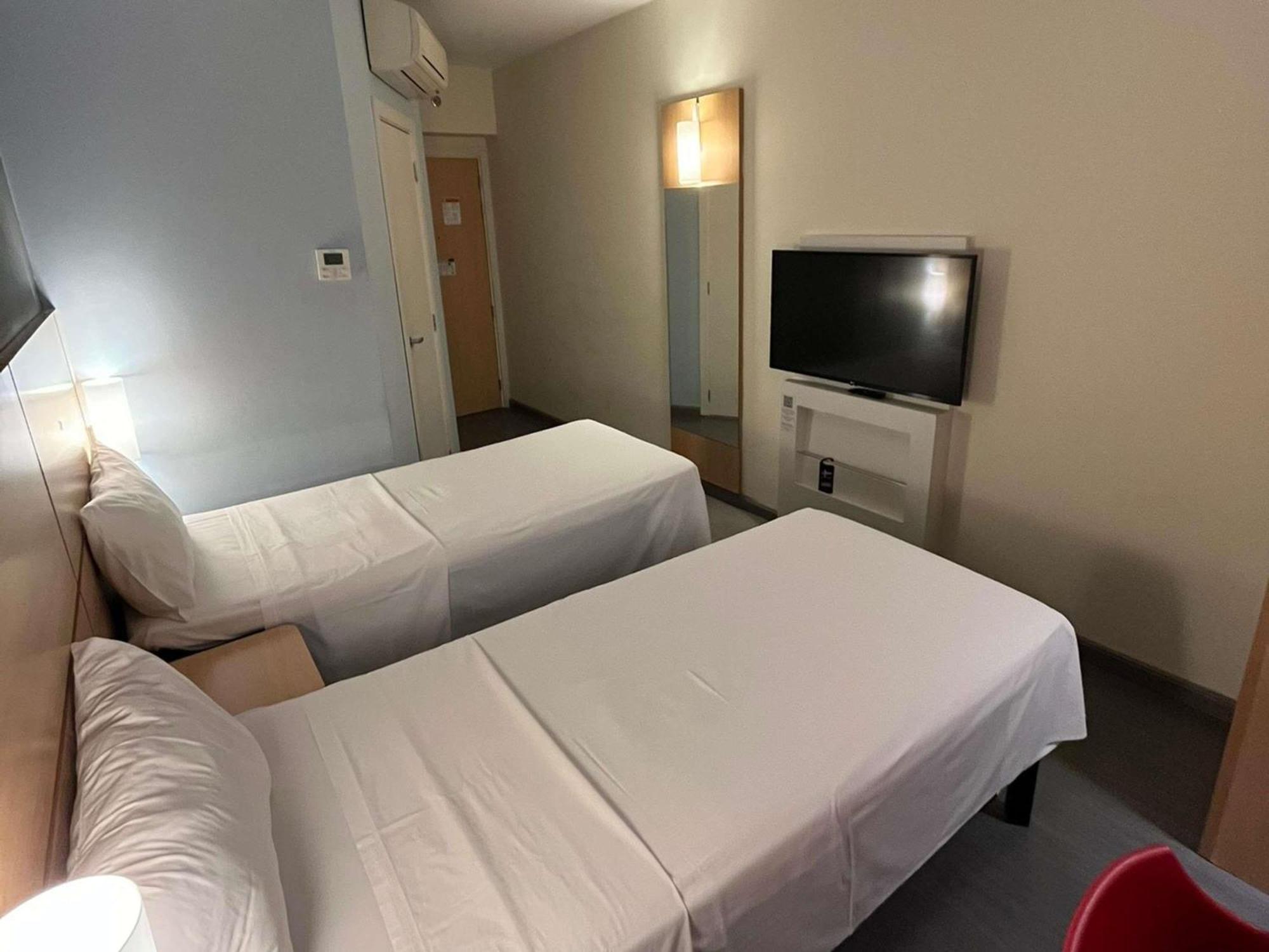 Ibis Catalao Hotel Buitenkant foto